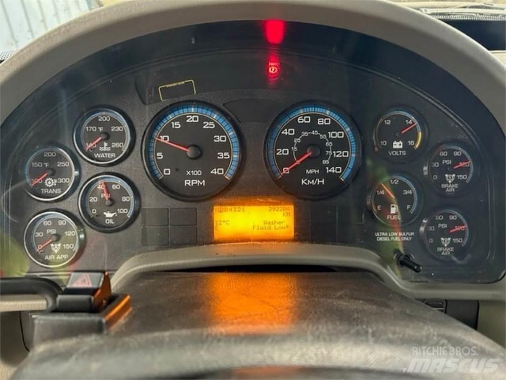 International 4900 全地形车
