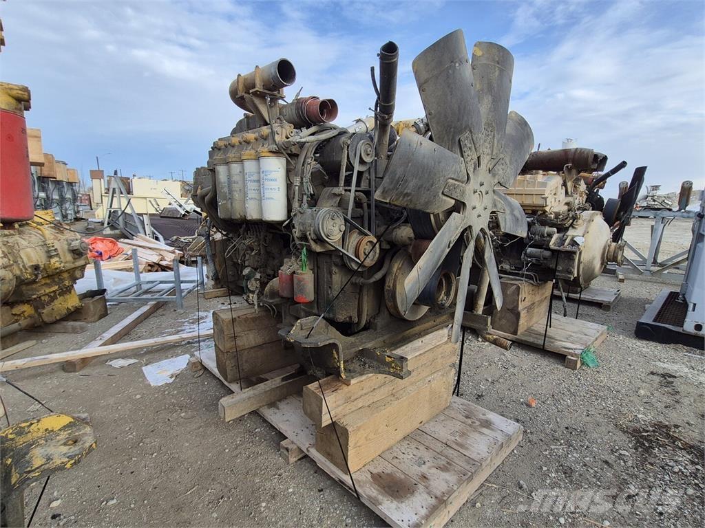 Komatsu  铰接式自卸车