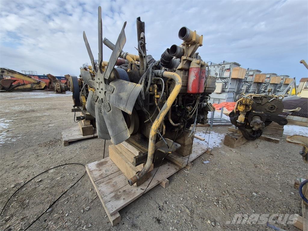 Komatsu  铰接式自卸车