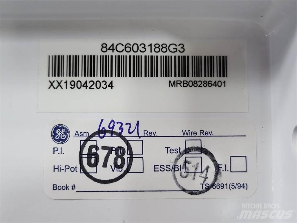 Komatsu 58E-43-00400 铰接式自卸车