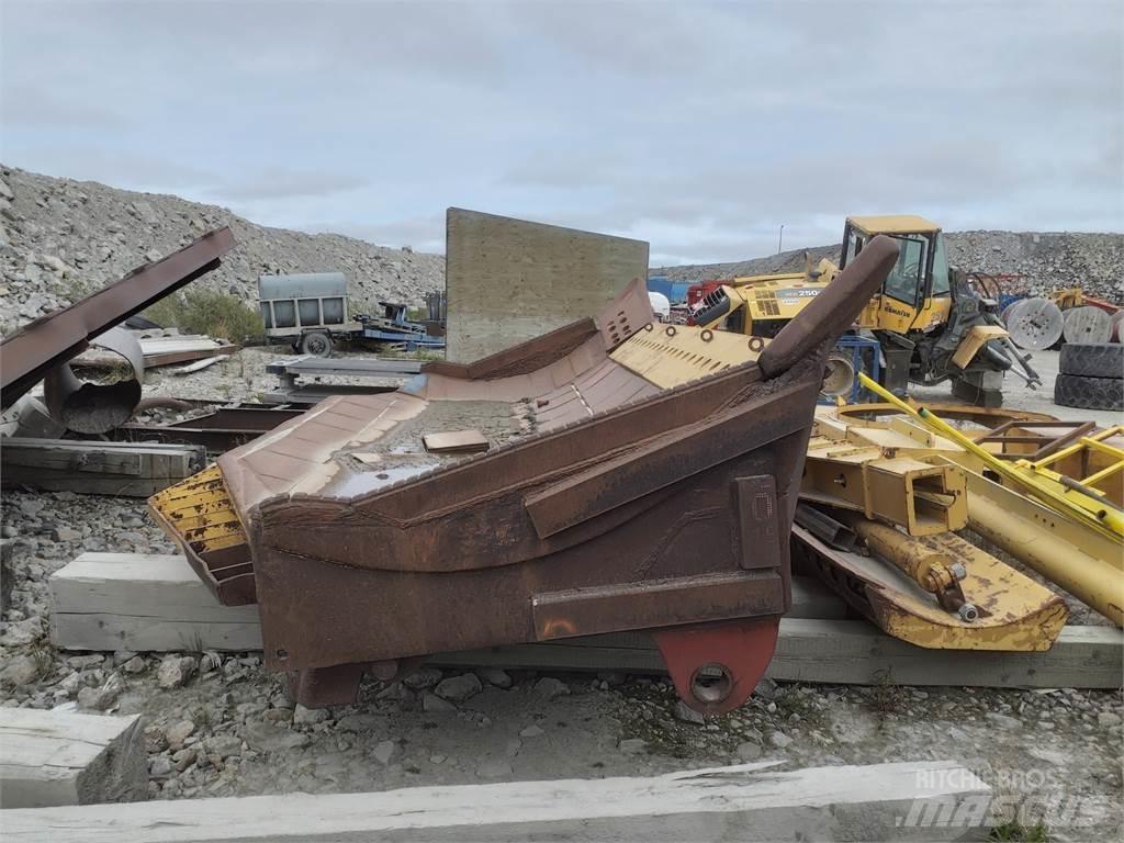 Komatsu D375 轮式推土机