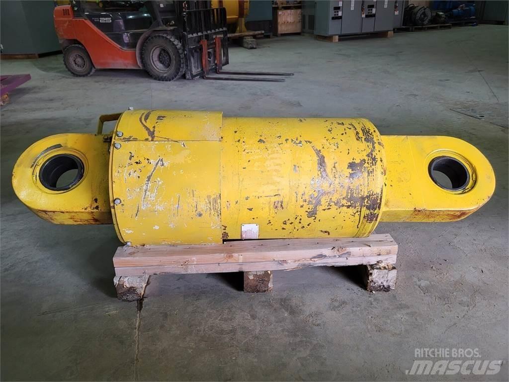 Komatsu EH9423 铰接式自卸车