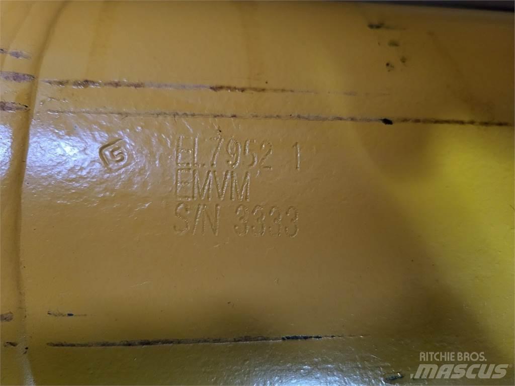 Komatsu EL7952 铰接式自卸车