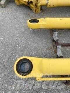 Komatsu PC800 轮式挖掘机