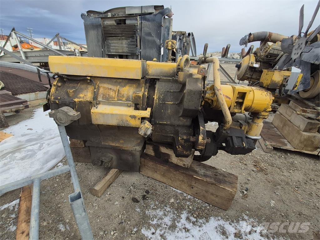 Komatsu R561-13-51030 铰接式自卸车