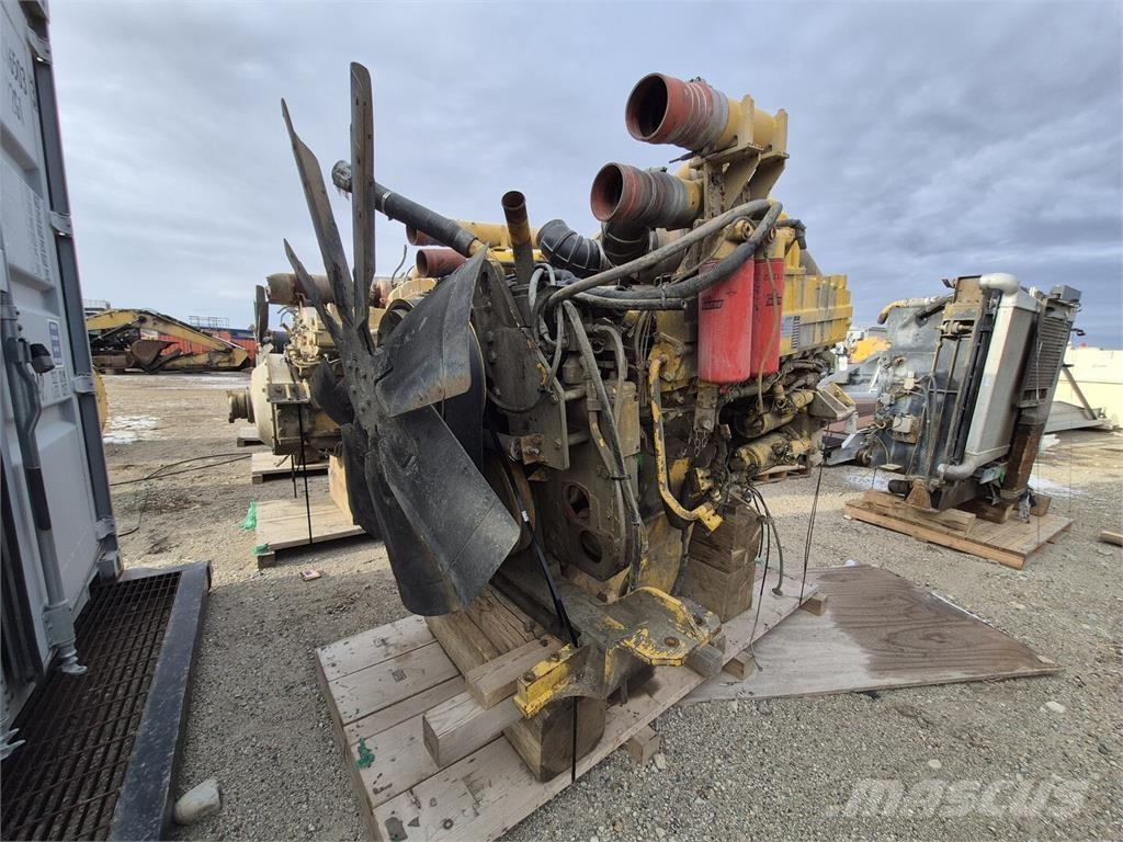 Komatsu SAA12V140 铰接式自卸车