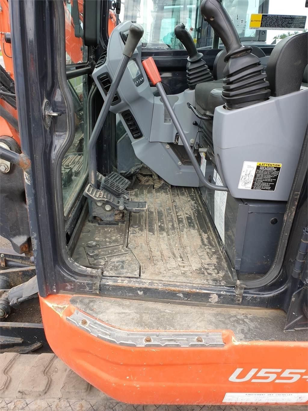 Kubota U55-4 轮式挖掘机