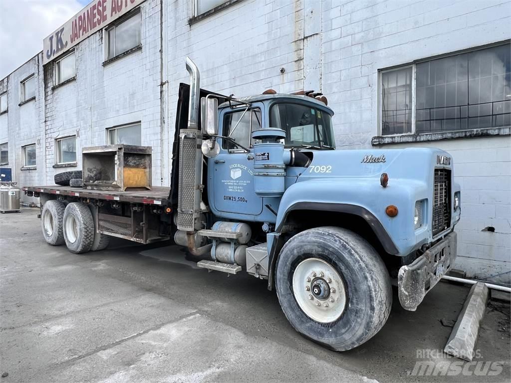 Mack RD690S 全地形车