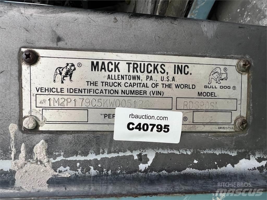 Mack RD690S 全地形车