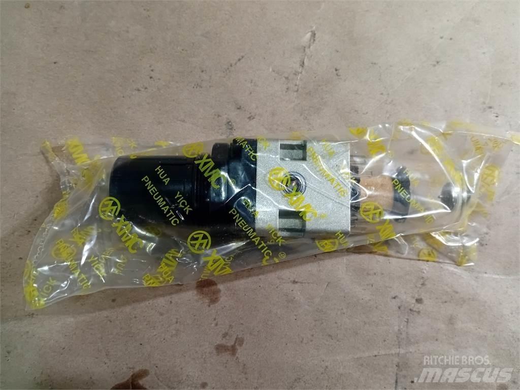  XMC AW2000-02 建筑机械-其他