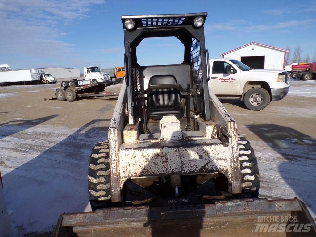 Bobcat 843B 滑移装载机