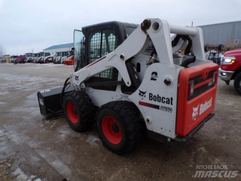 Bobcat S650 滑移装载机
