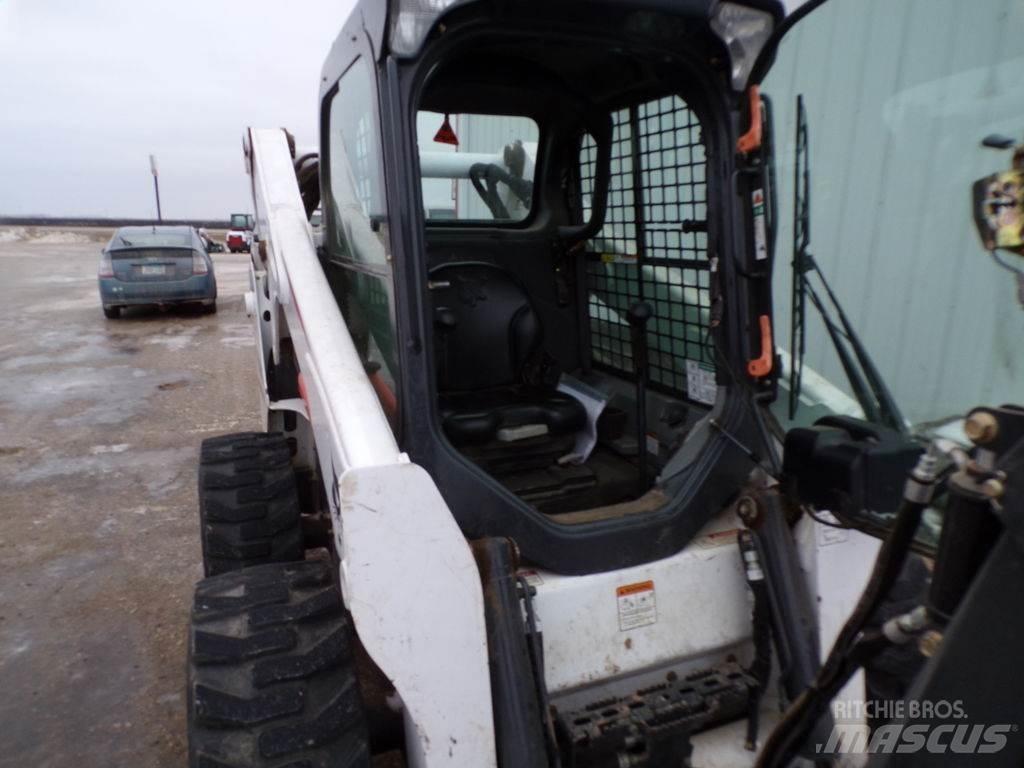 Bobcat S650 滑移装载机