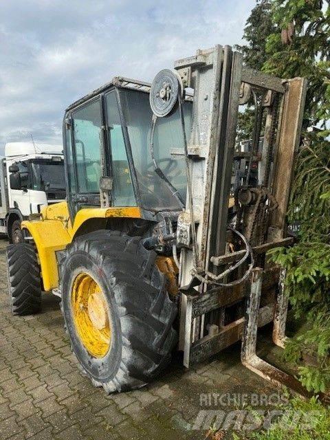 JCB 940-2 越野叉车|叉装车