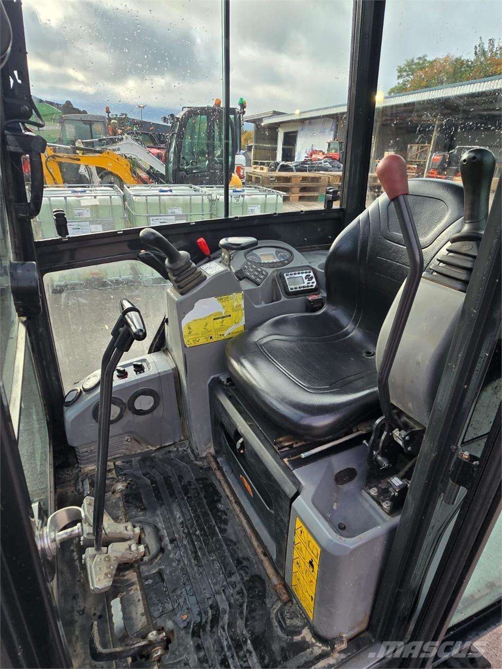 Bobcat E17 履带挖掘机
