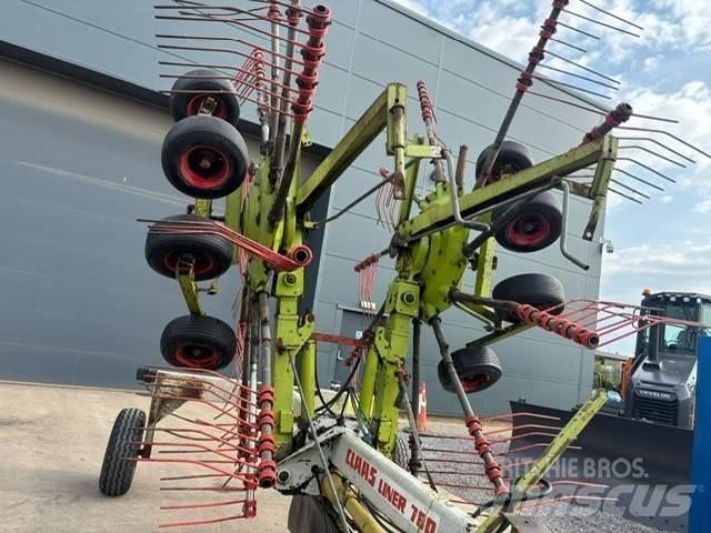 CLAAS Liner 780 犁耙和摊草机