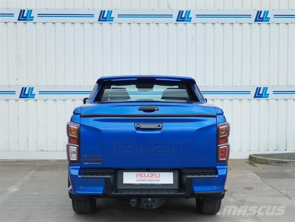 Isuzu V-Cross 皮卡车