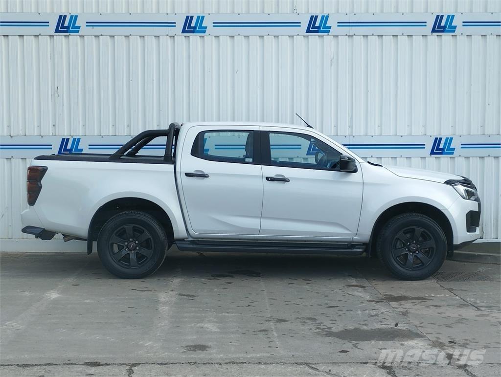 Isuzu V-Cross 皮卡车