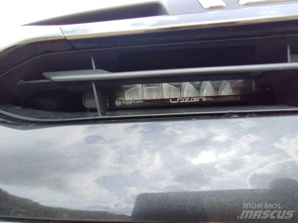 Isuzu V-Cross 皮卡车