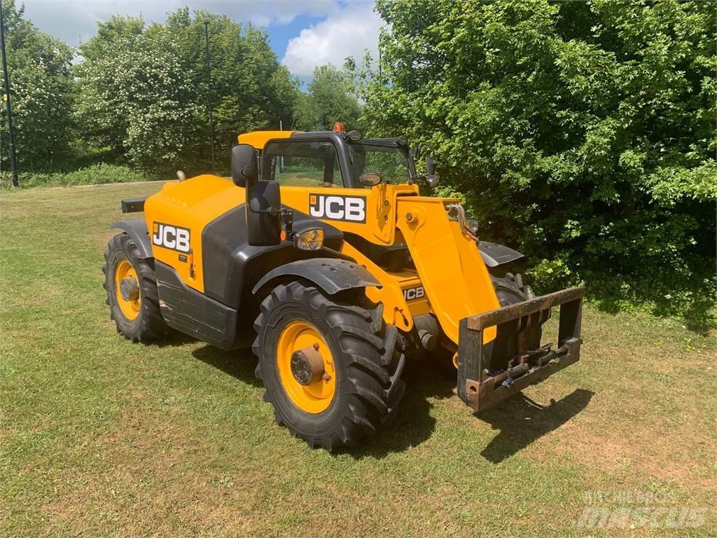 JCB 527-58 伸缩臂叉装车|叉装车