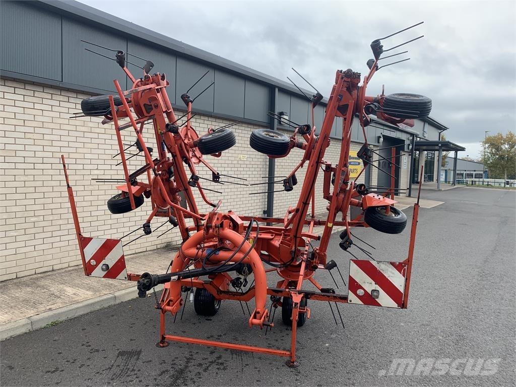 Kuhn GF 7601 MH 犁耙和摊草机