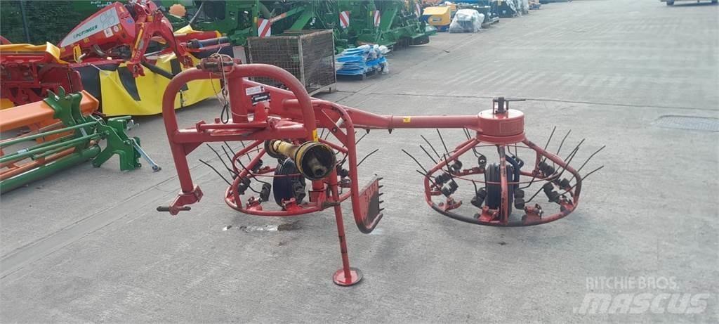 Kverneland Haybob 300 犁耙和摊草机