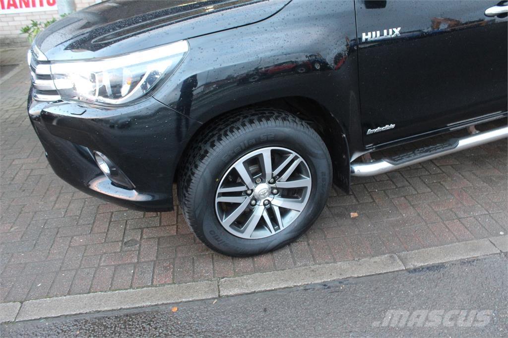 Toyota Hilux 皮卡车