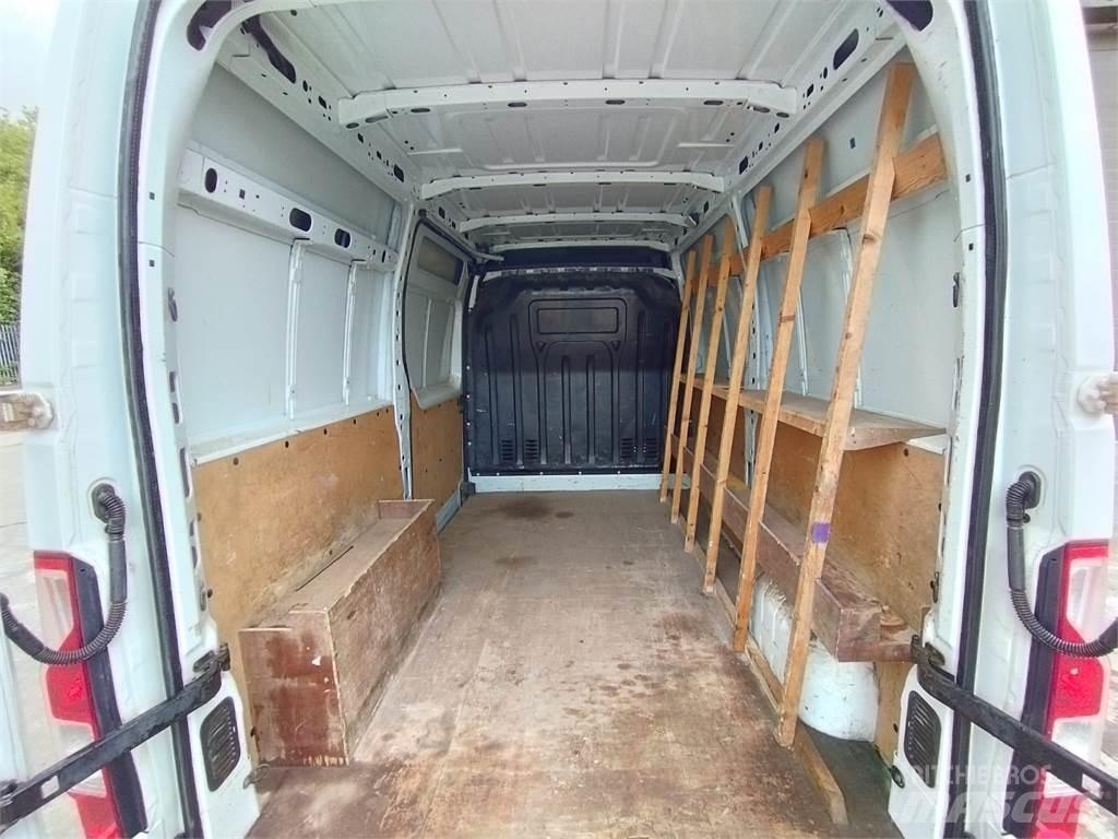 Vauxhall Movano 皮卡车