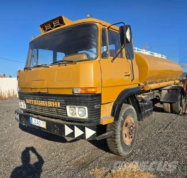 Mitsubishi Fuso 油罐车