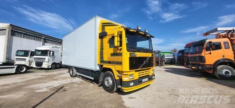 Volvo F10 厢式货车