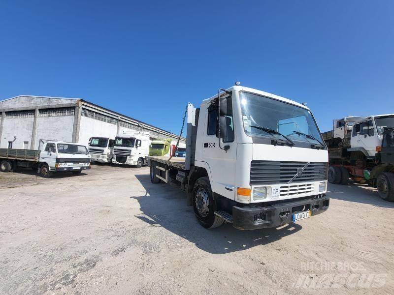 Volvo FL7 平板栏板货车