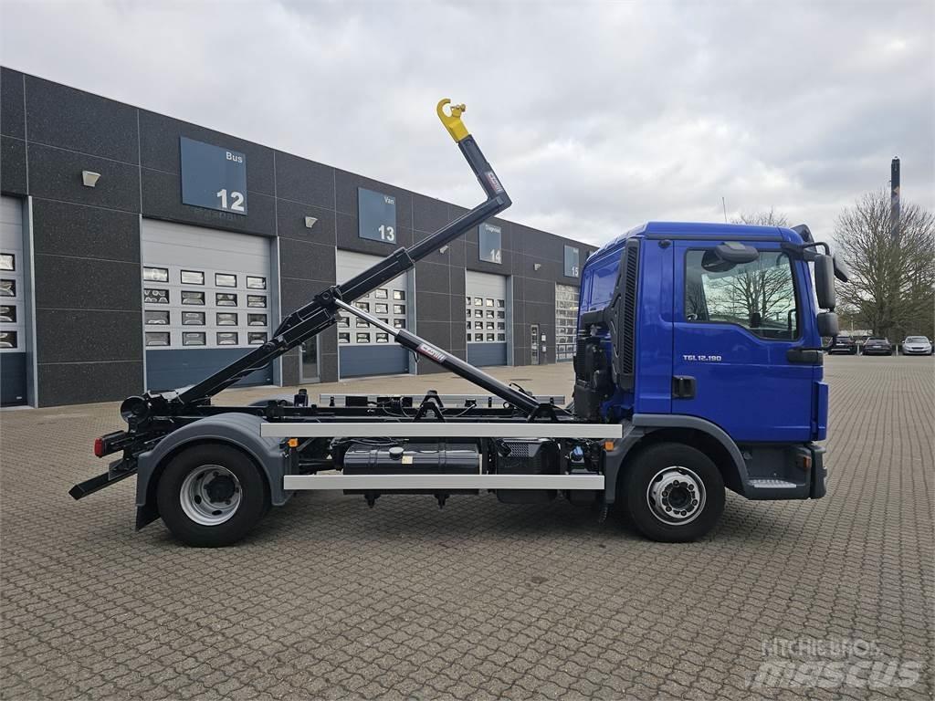 MAN TGL 12.190 BL 工程吊钩车