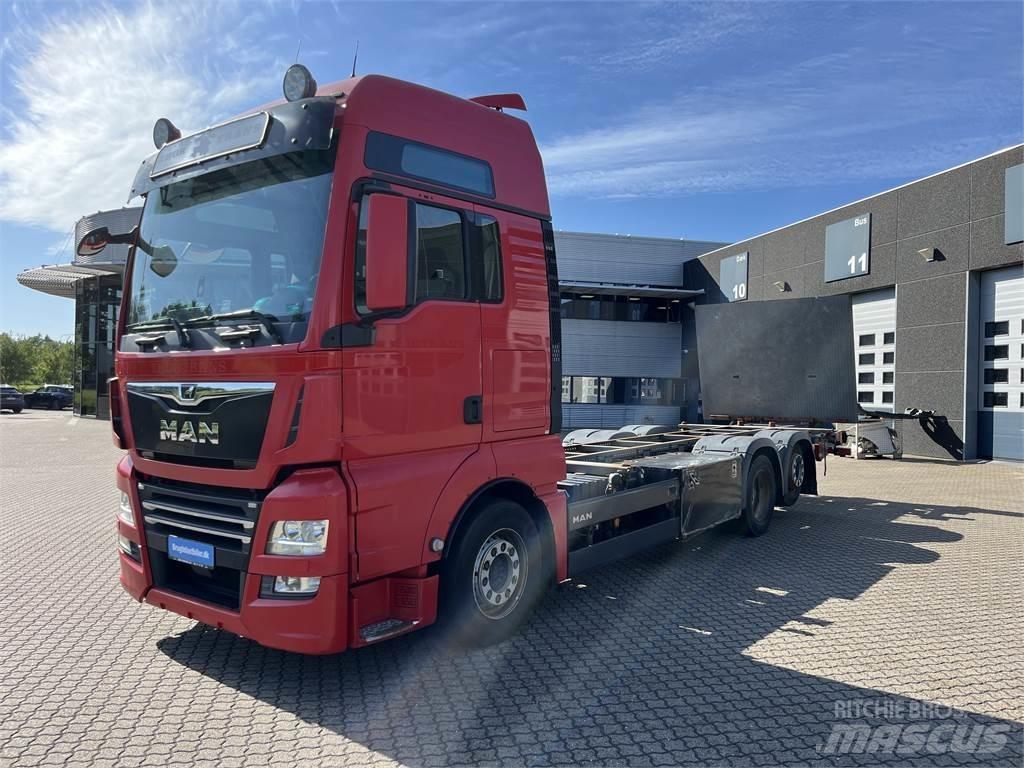 MAN TGX 26.500 6x2 集装箱叉车