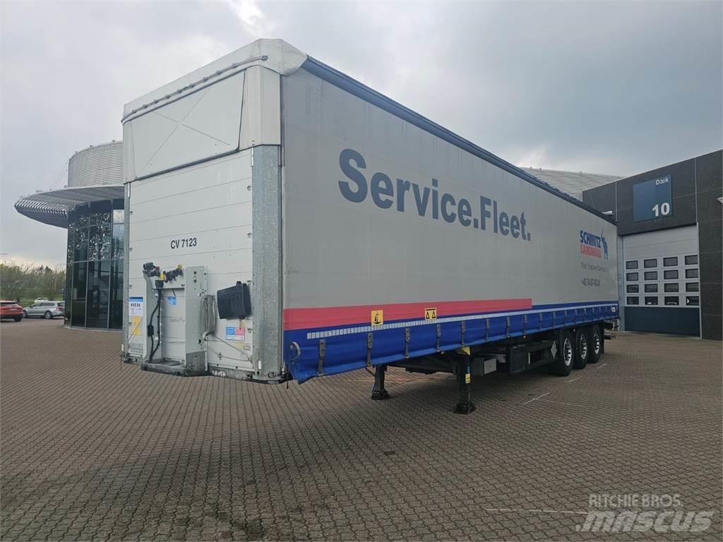 Schmitz Cargobull 13,60 侧帘半挂车