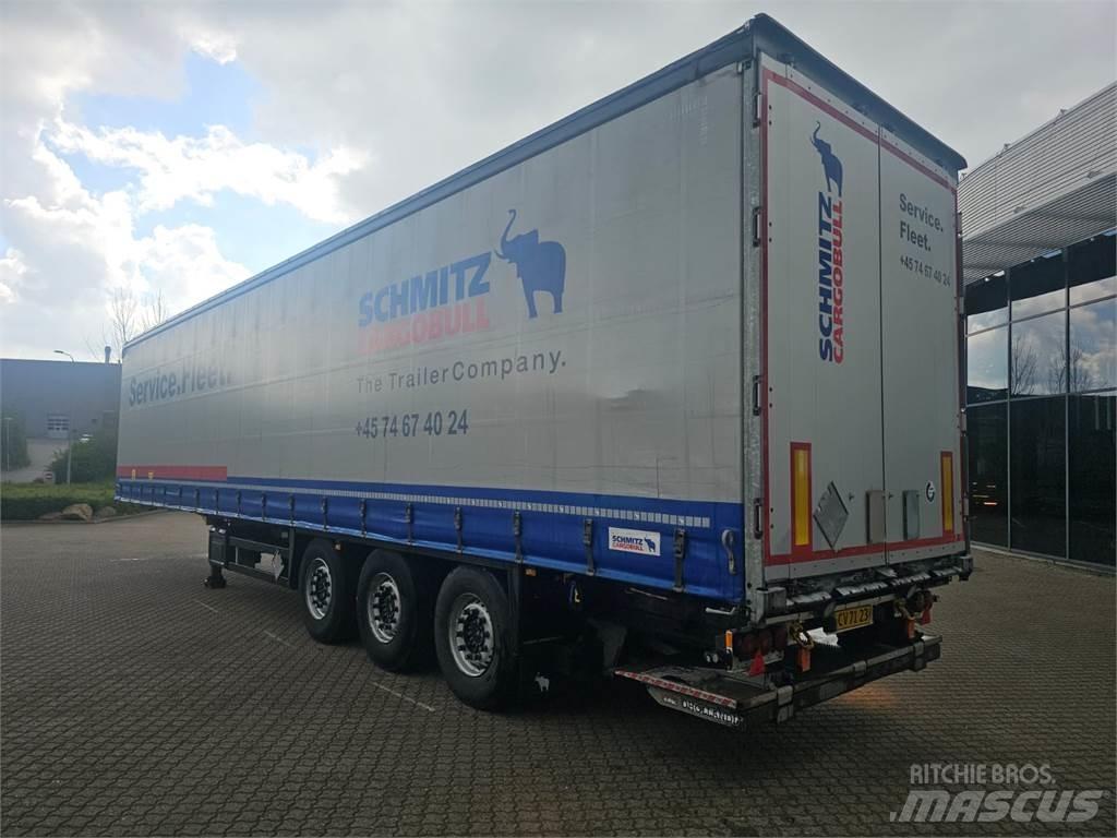 Schmitz Cargobull 13,60 侧帘半挂车