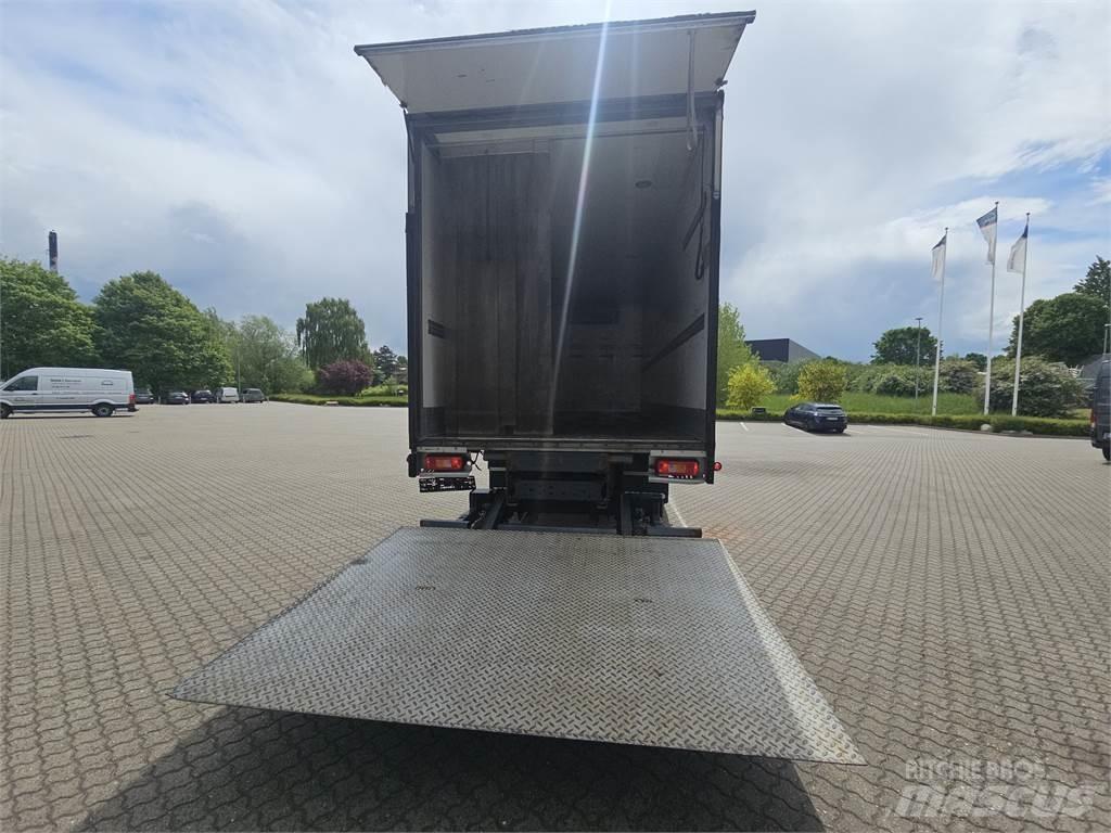 Volvo FE320 冷藏车