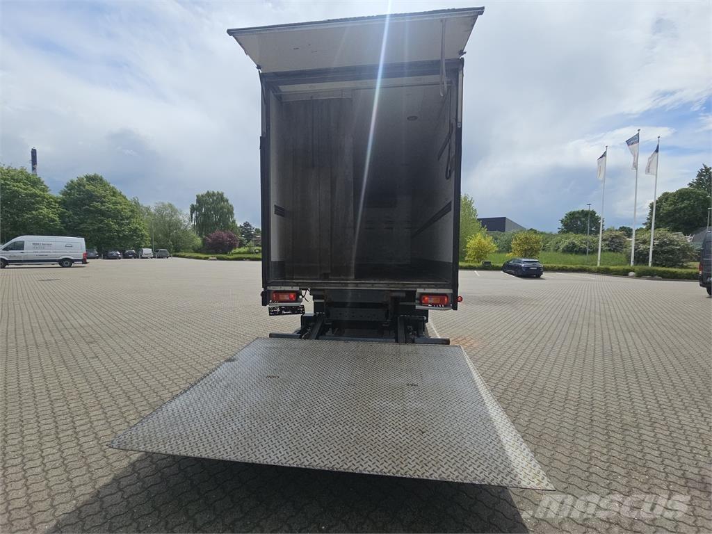 Volvo FE320 冷藏车