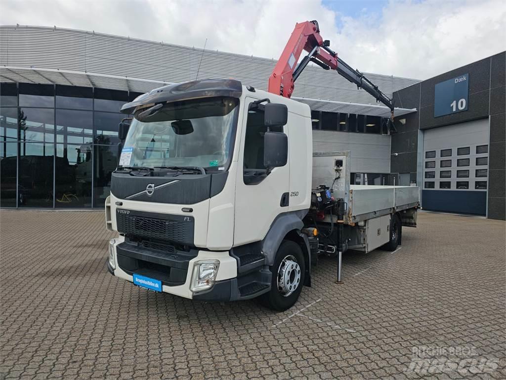 Volvo FL250 起重车