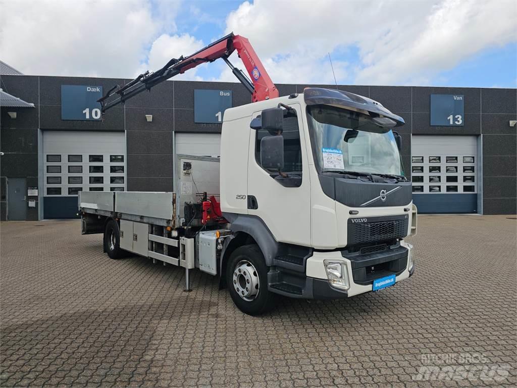 Volvo FL250 起重车