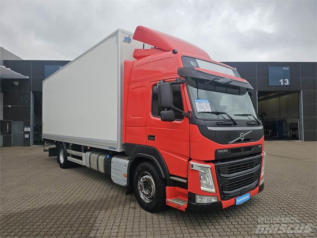 Volvo FM340 厢式货车
