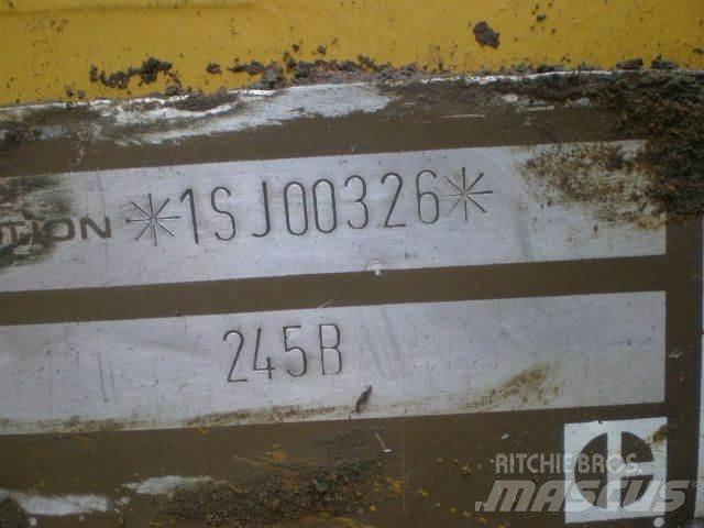 CAT 245B 履带挖掘机
