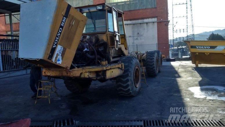 Volvo A25B 铰接式自卸车