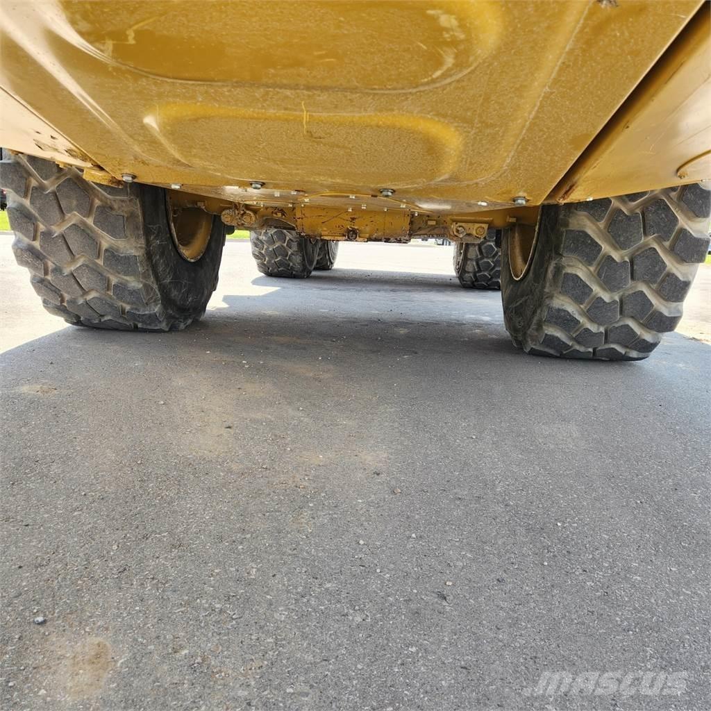 CAT 730 铰接式自卸车
