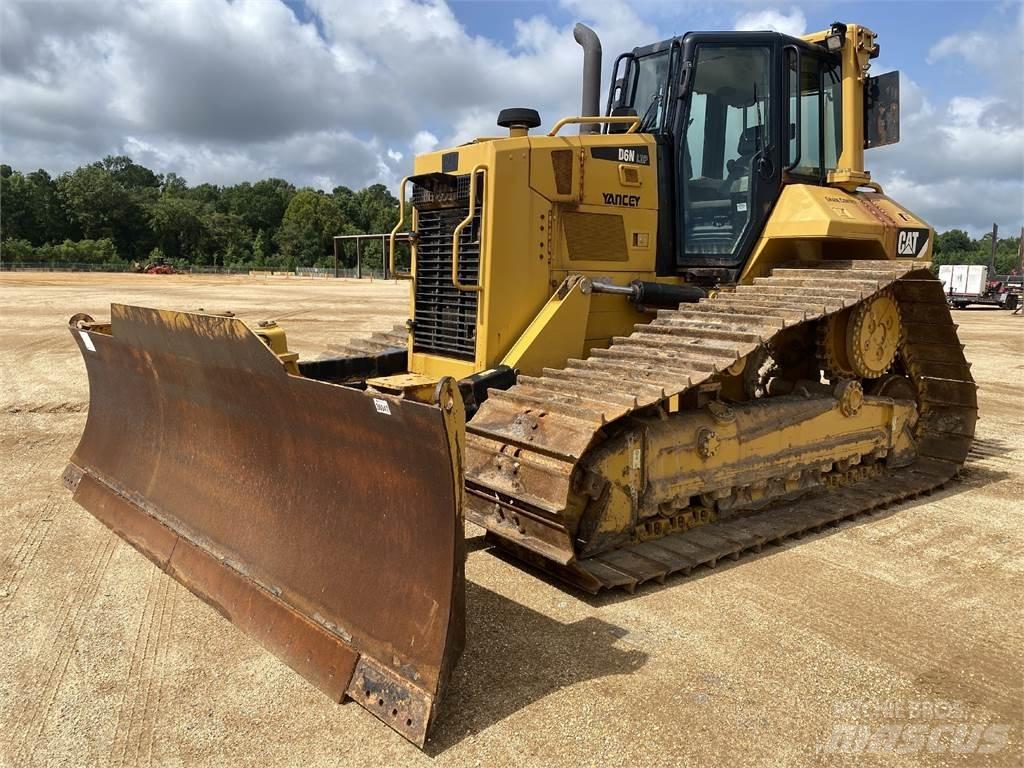 CAT D6N LGP 履带式推土机