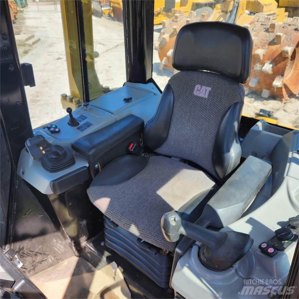CAT D6N LGP 履带式推土机