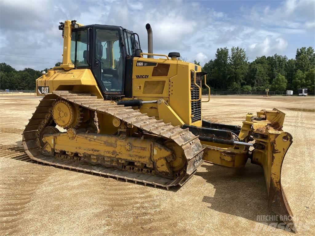 CAT D6N LGP 履带式推土机