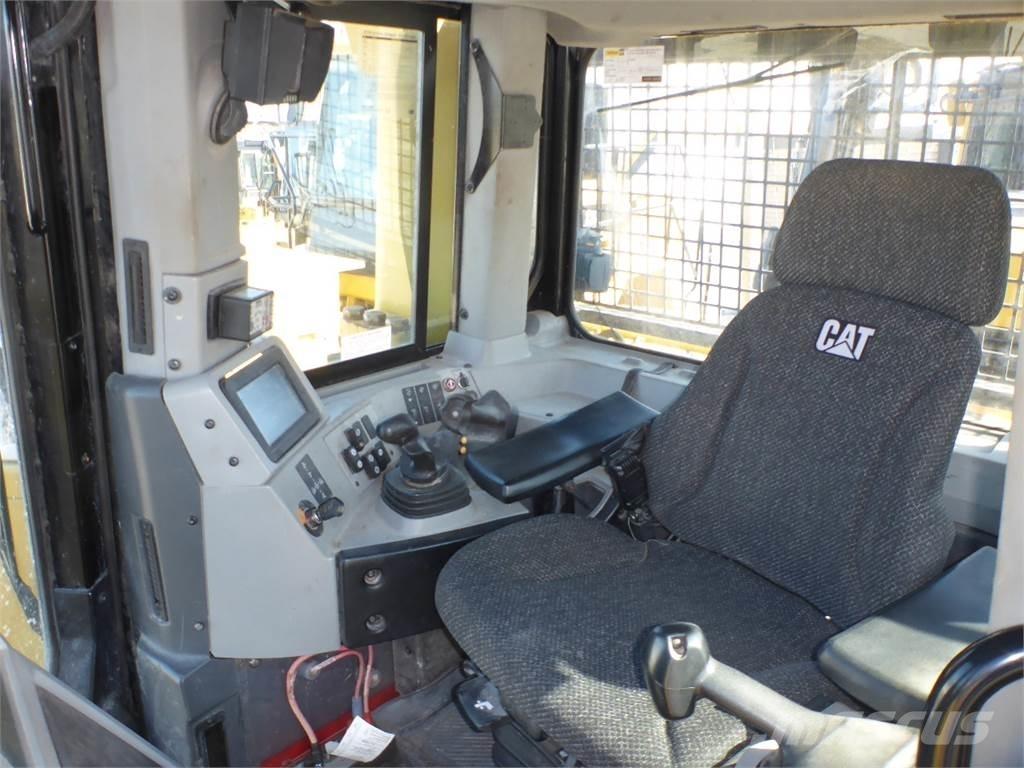CAT D8T 履带式推土机