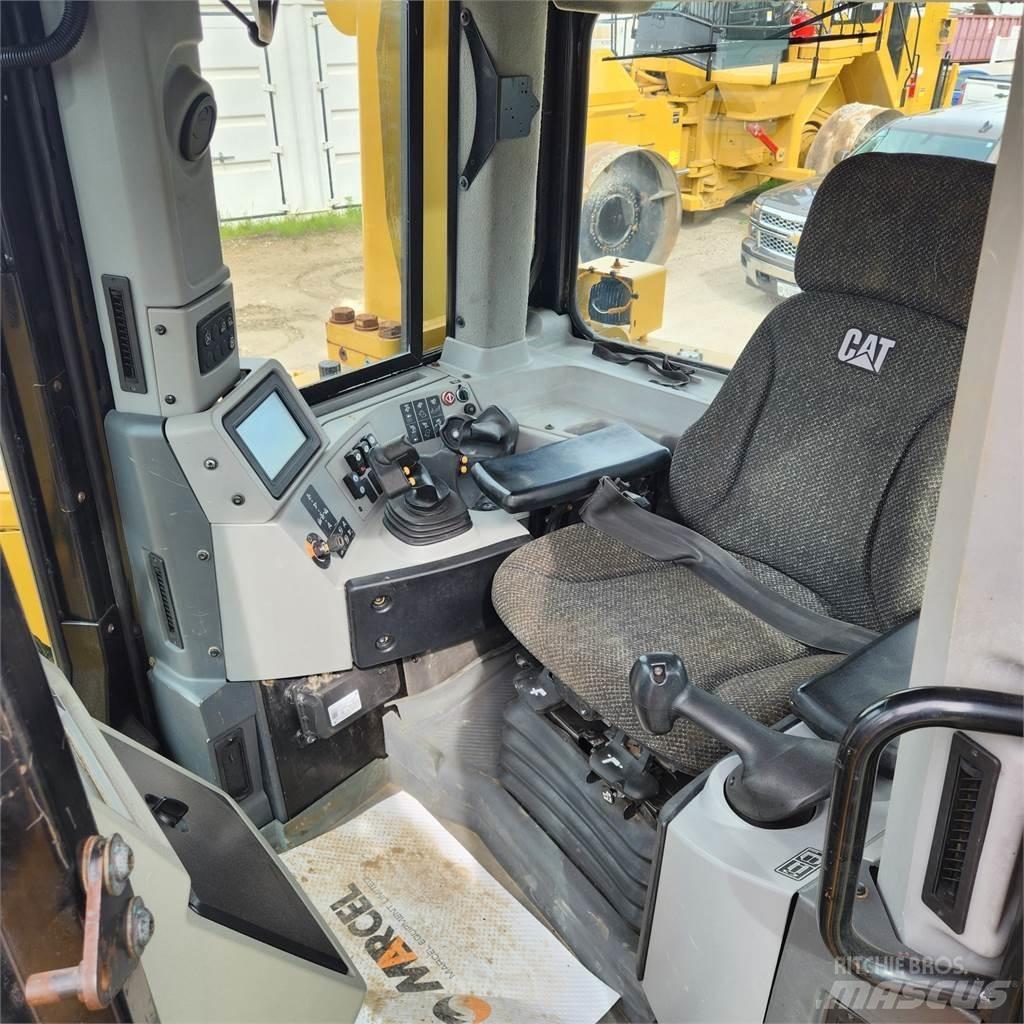 CAT D8T LGP 履带式推土机