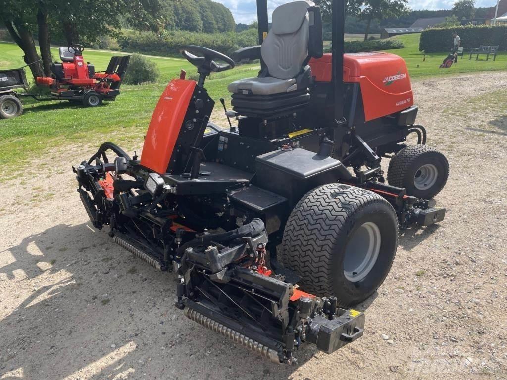 Jacobsen FAIRWAY 250 骑乘式割草机