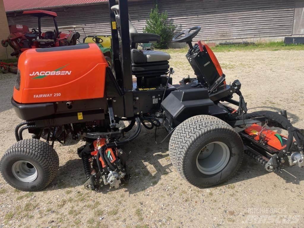 Jacobsen FAIRWAY 250 骑乘式割草机